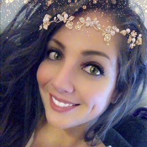 Meet your Posher, Caitlyn